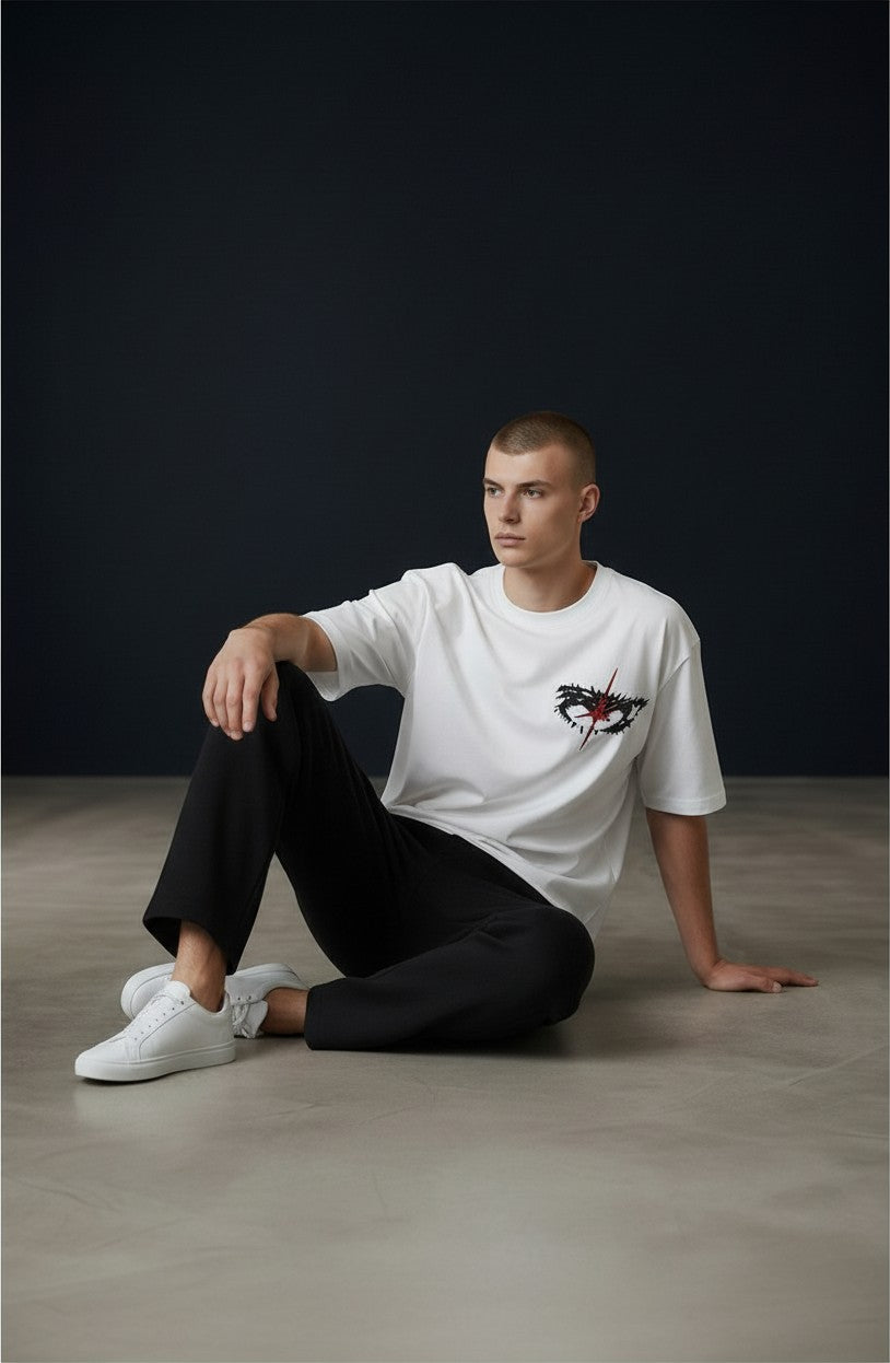 Nakış Detaylı Oversize Beyaz T-Shirt