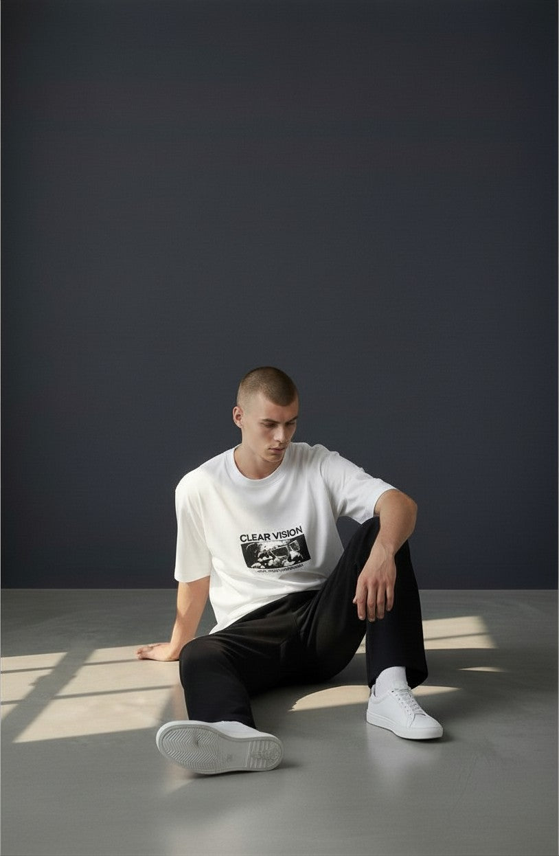 Nakış Detaylı Oversize Beyaz T-Shirt – “CLEAR VISION”